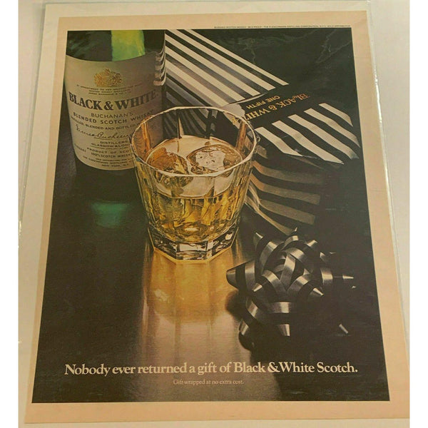 1971 Black & White Scotch Whisky Gift Whiskey Vintage Magazine Print Ad